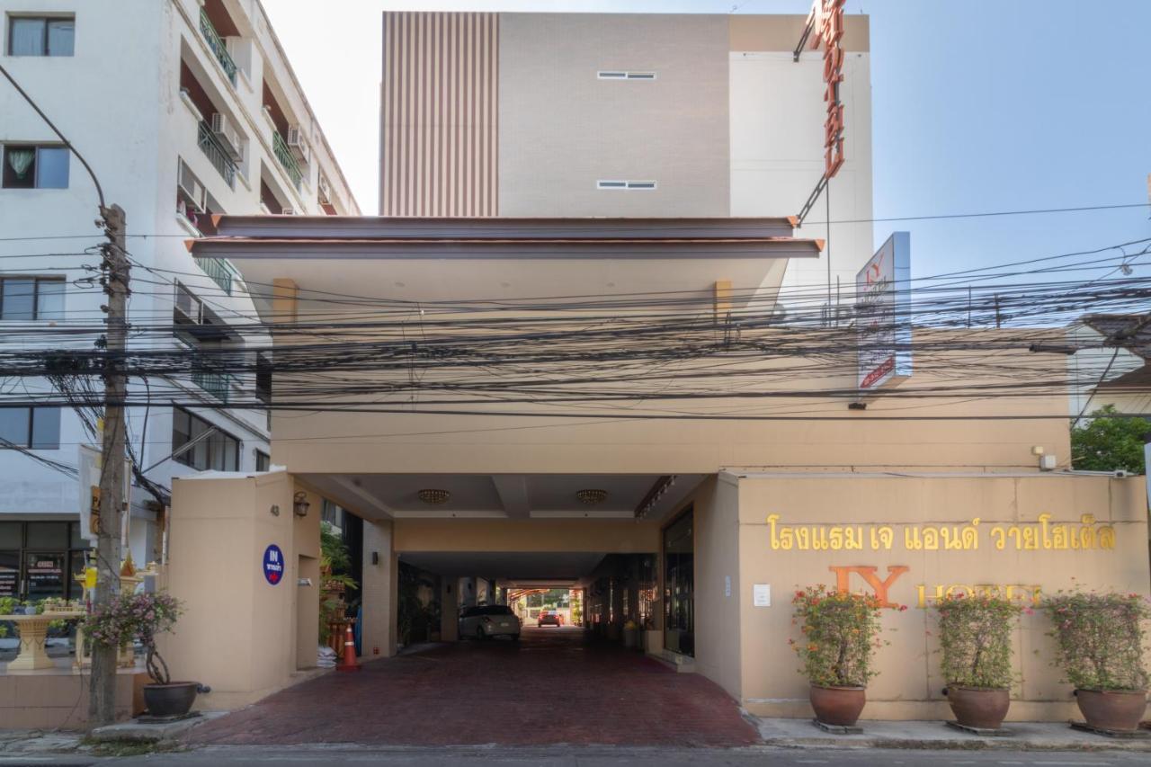 J&Y Hotel Latphrao 35 Banguecoque Exterior foto
